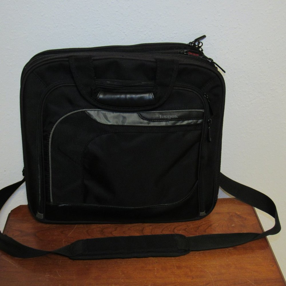 Targus Computer Laptop Black Case Travel Bag 16x14 Black Double Handles AC0063